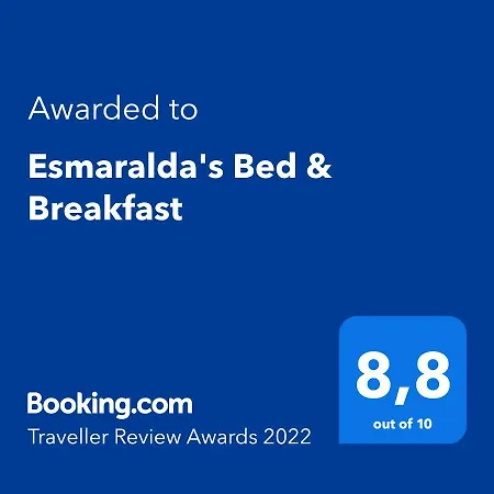 לינה וארוחת בוקר Esmaralda's